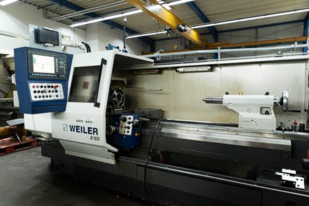 Weiler E50 in der Werkshalle von Recker Technik GmbH